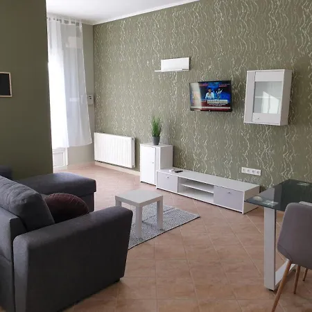 Purple Apartman Apartment Mako