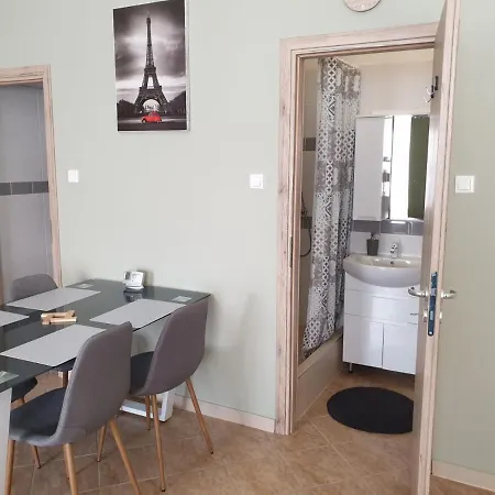 Purple Apartman