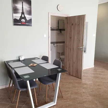 Purple Apartman Apartment